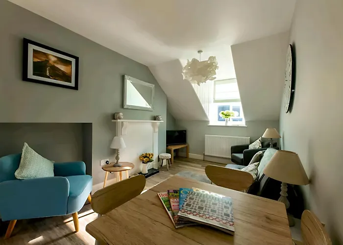Stylish 1 Bed Flat On The Hoe - Mayflower