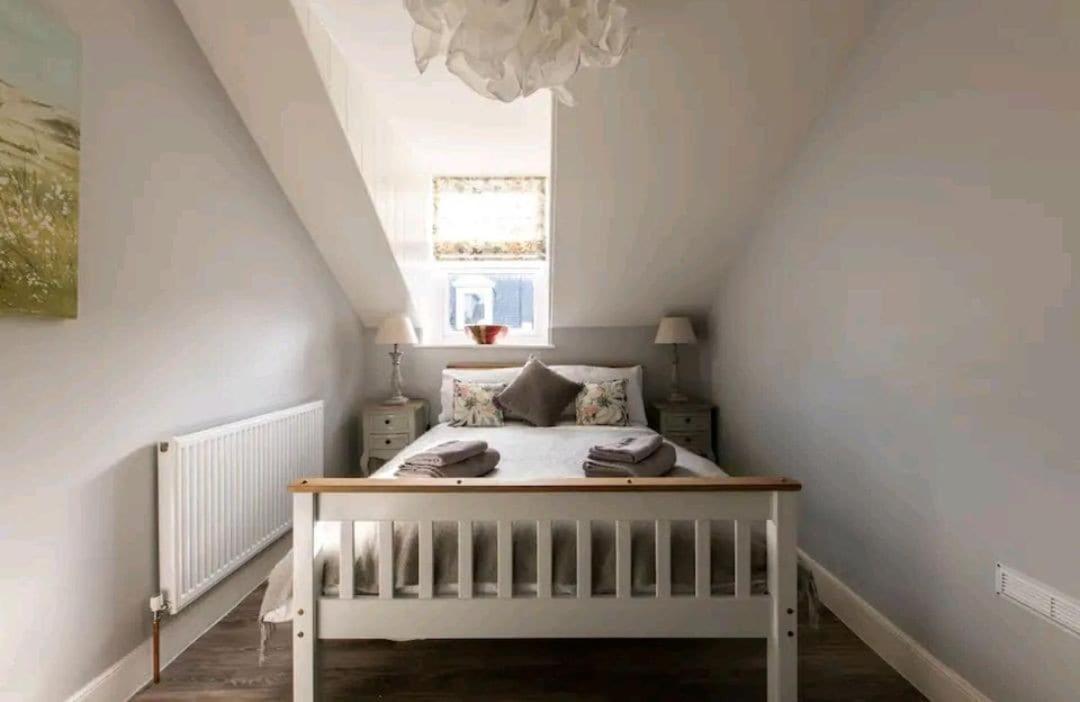Stylish 1 Bed Flat On The - Mayflower Apartment *