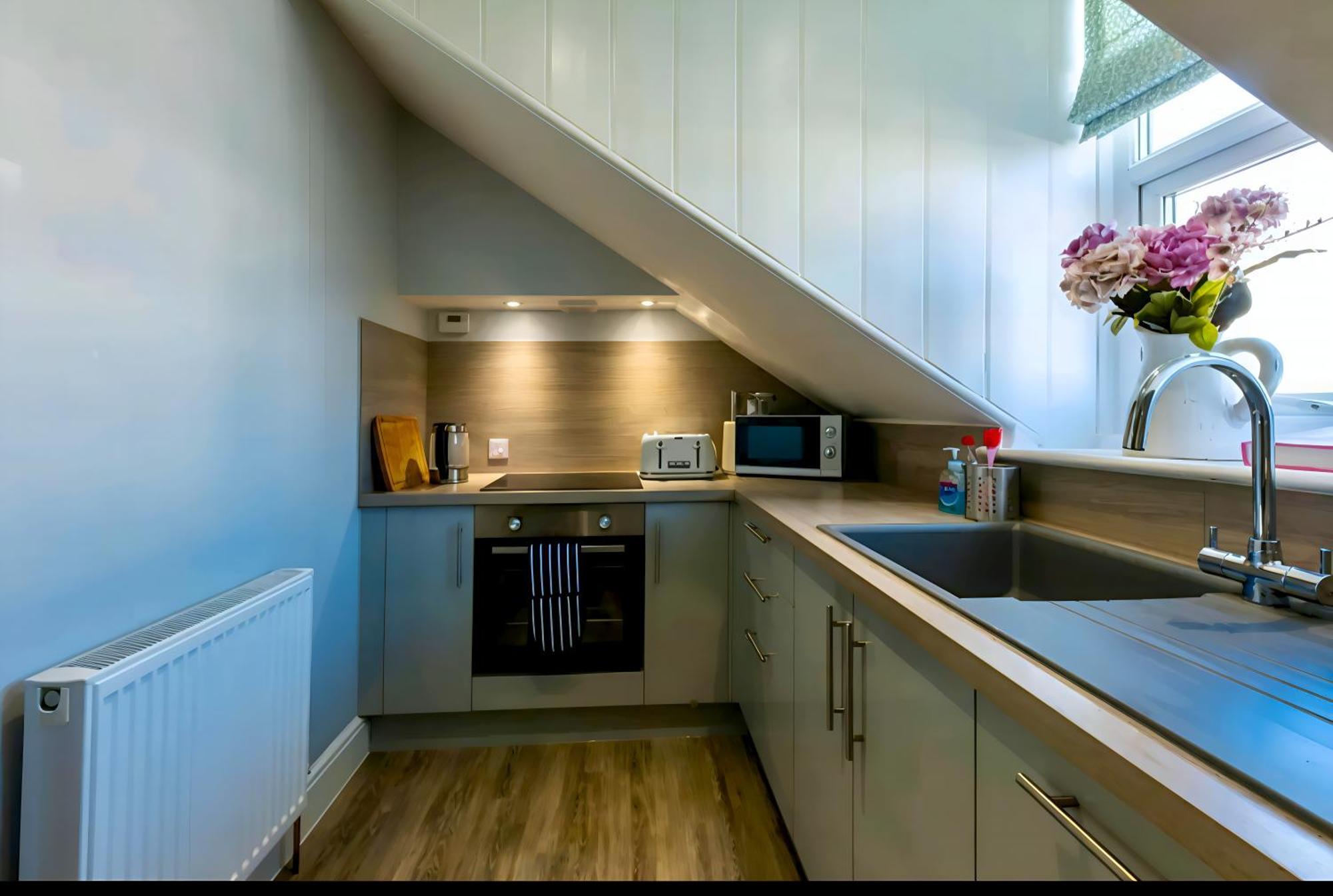 Stylish 1 Bed Flat On The - Mayflower Plymouth